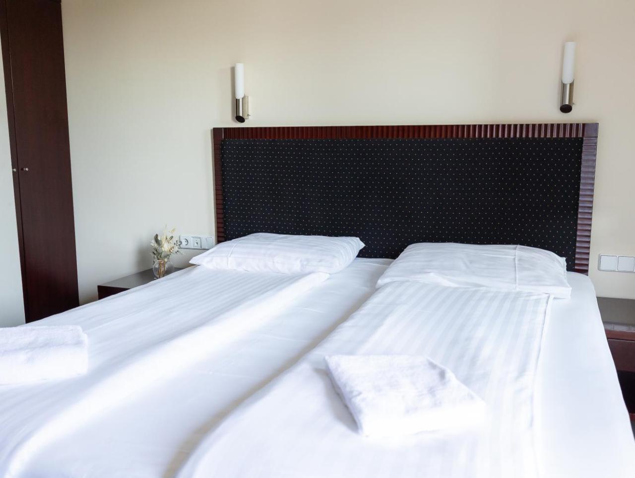 365 Hotel