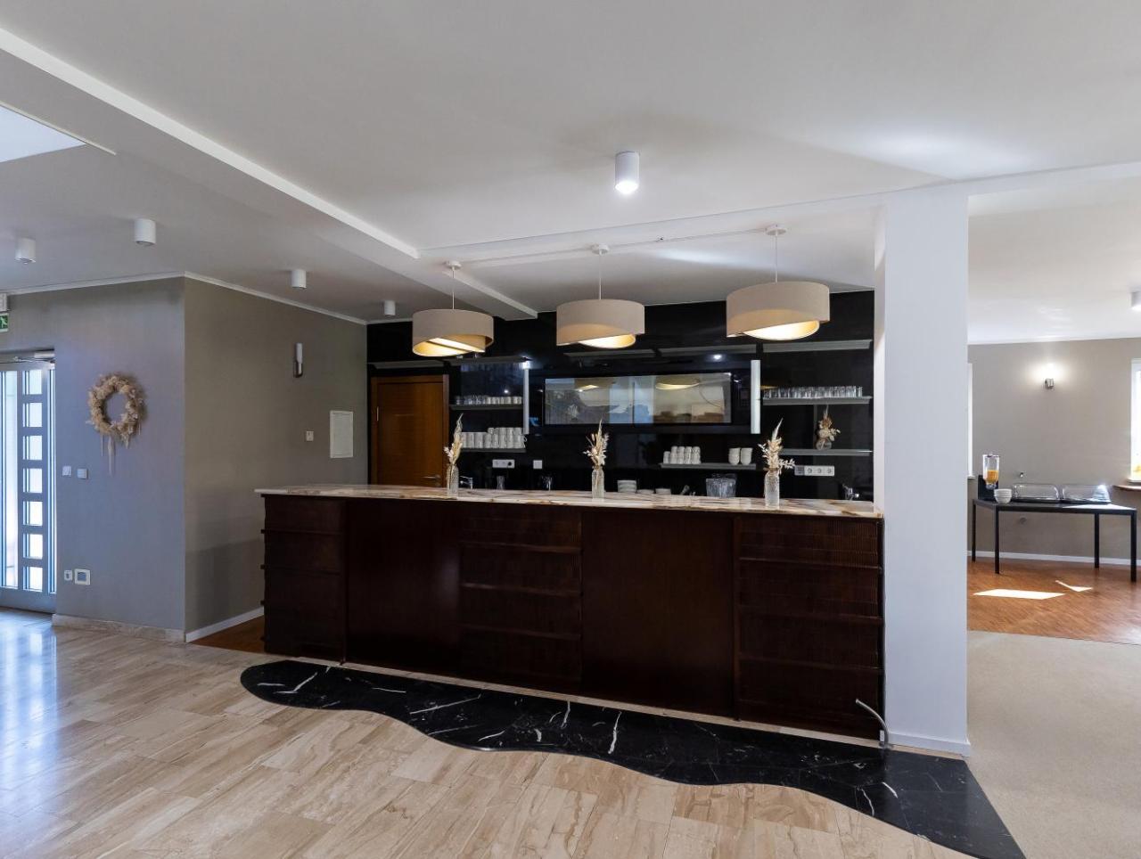 365 Hotel
