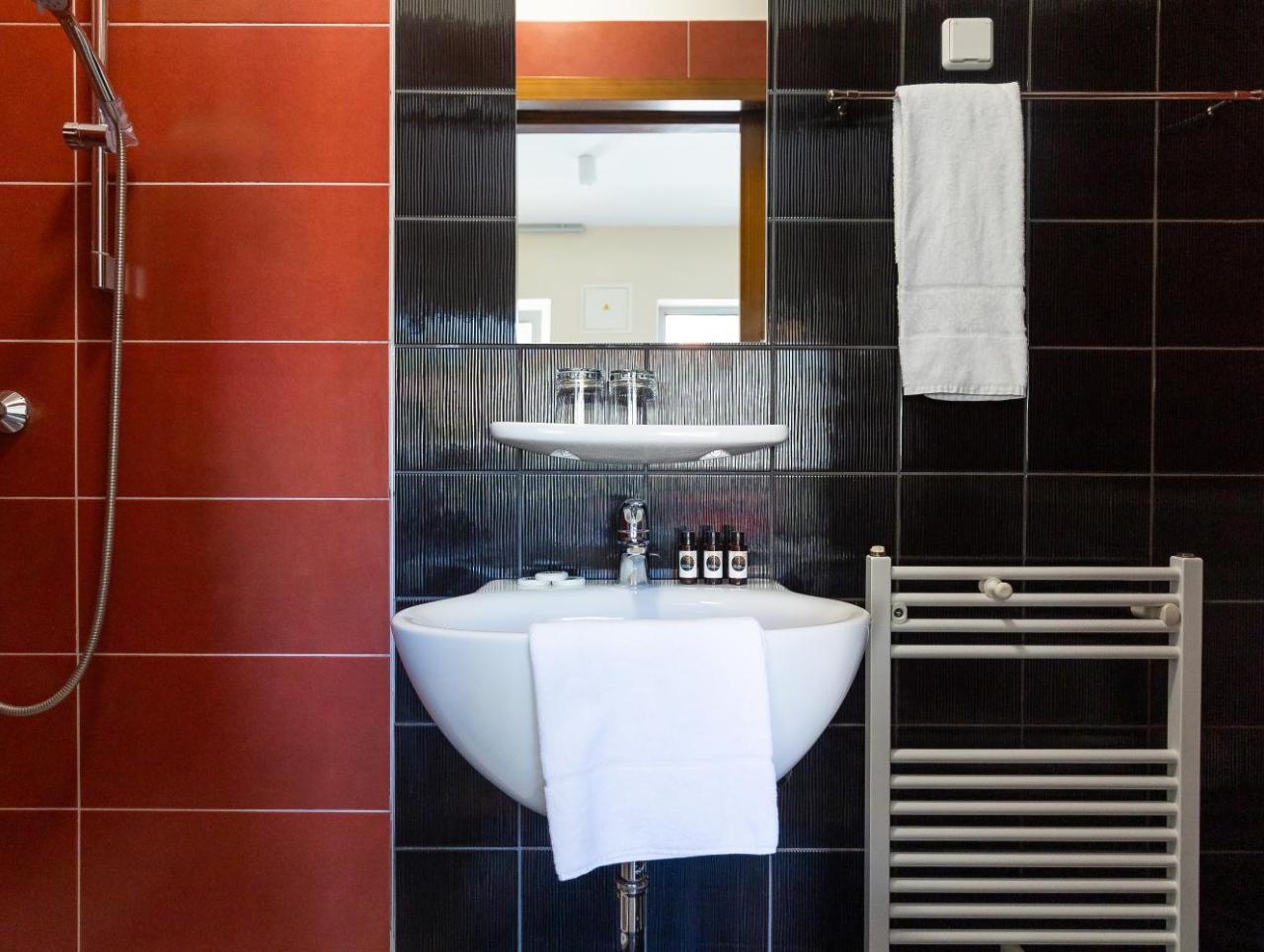 365 Hotel