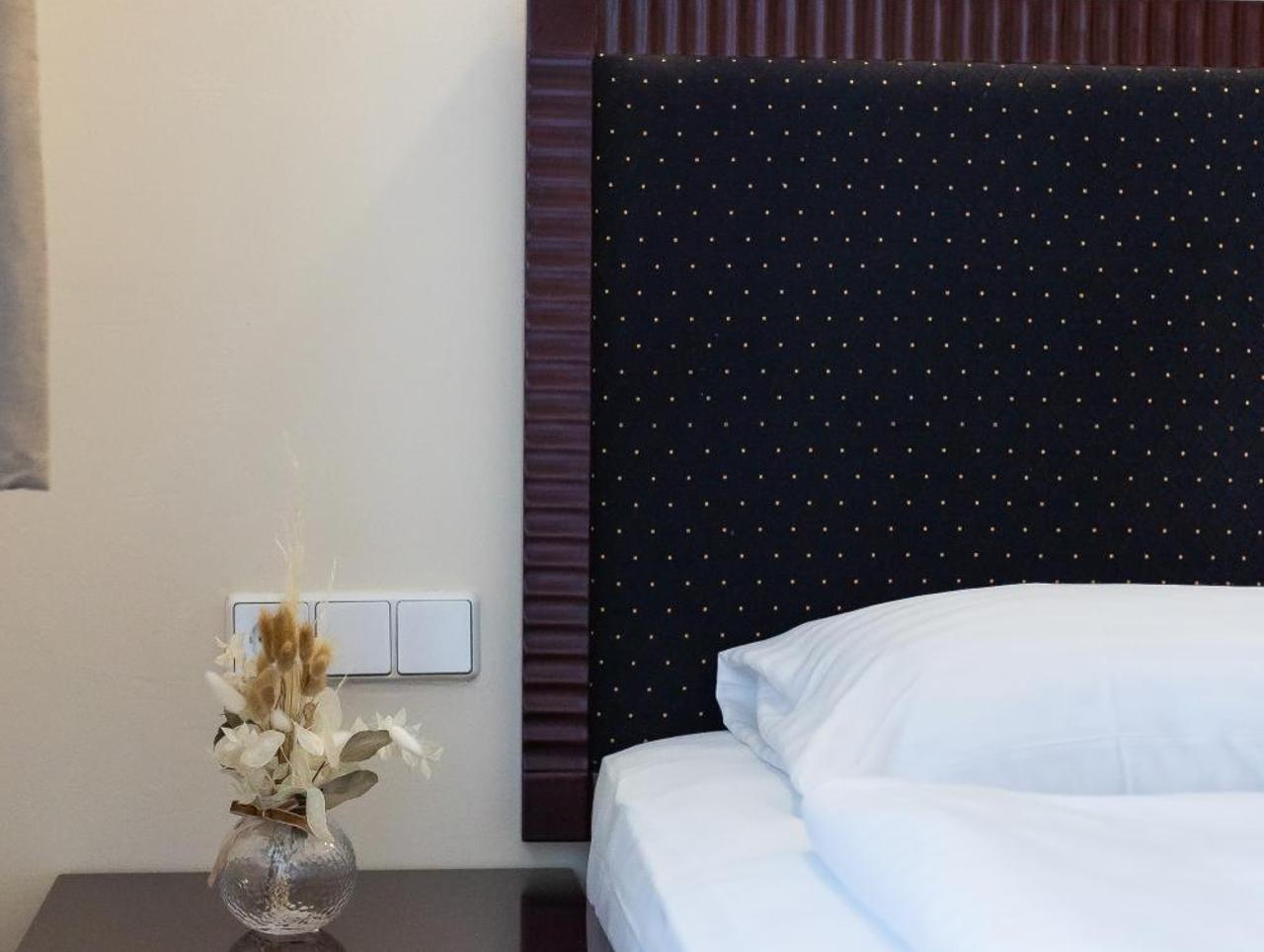 365 Hotel