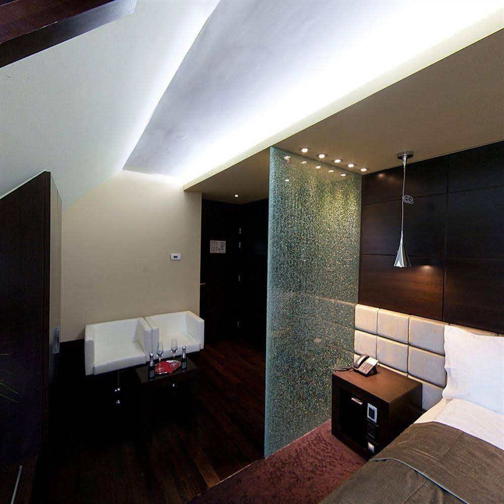 Lent Hotel