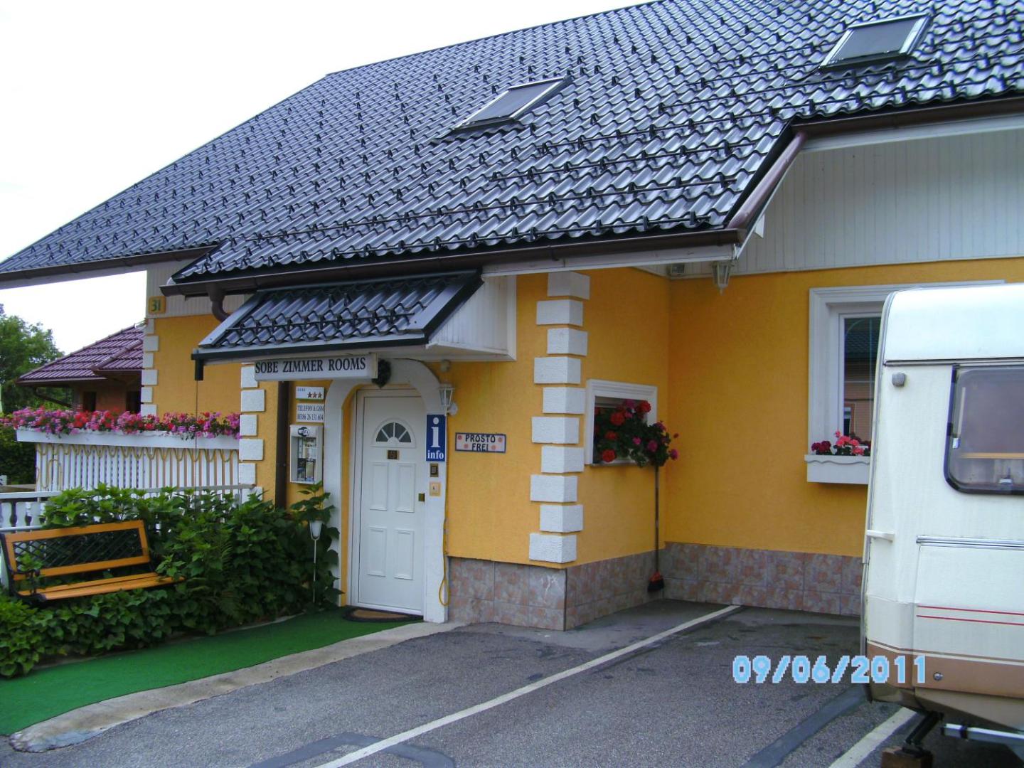 Mekina Guesthouse
