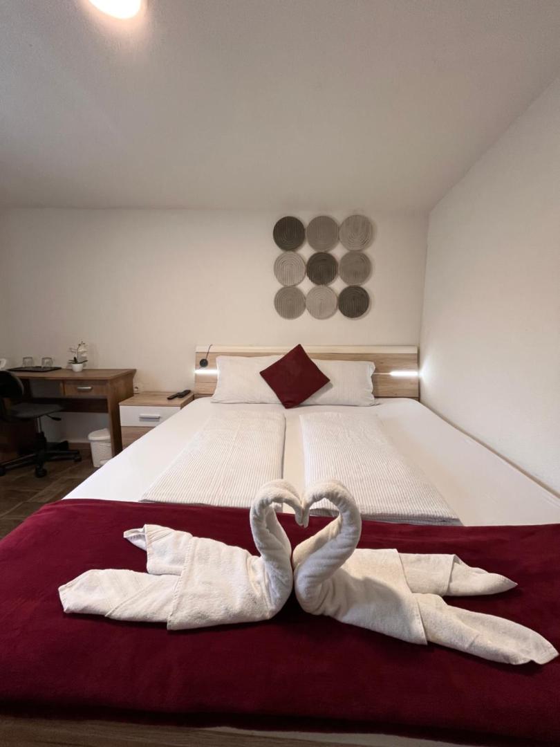 Panda Rooms
