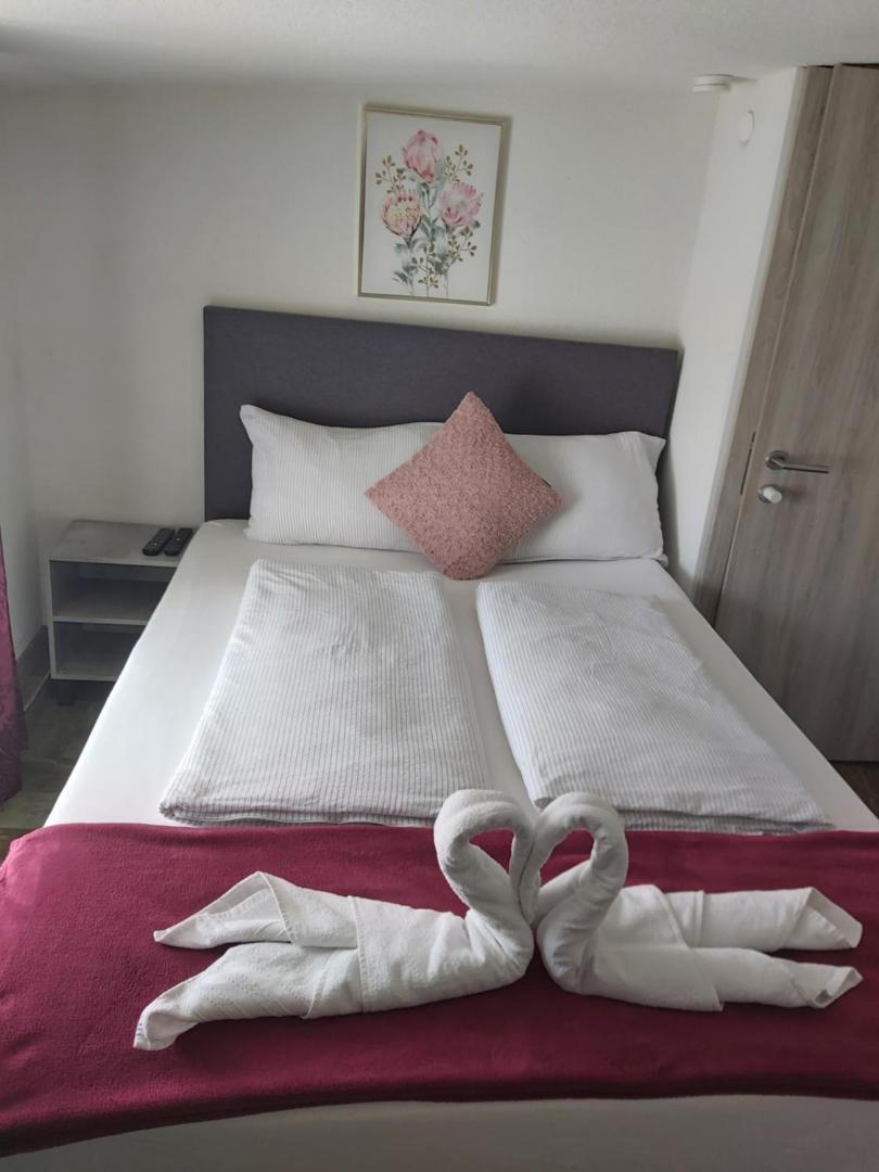 Panda Rooms