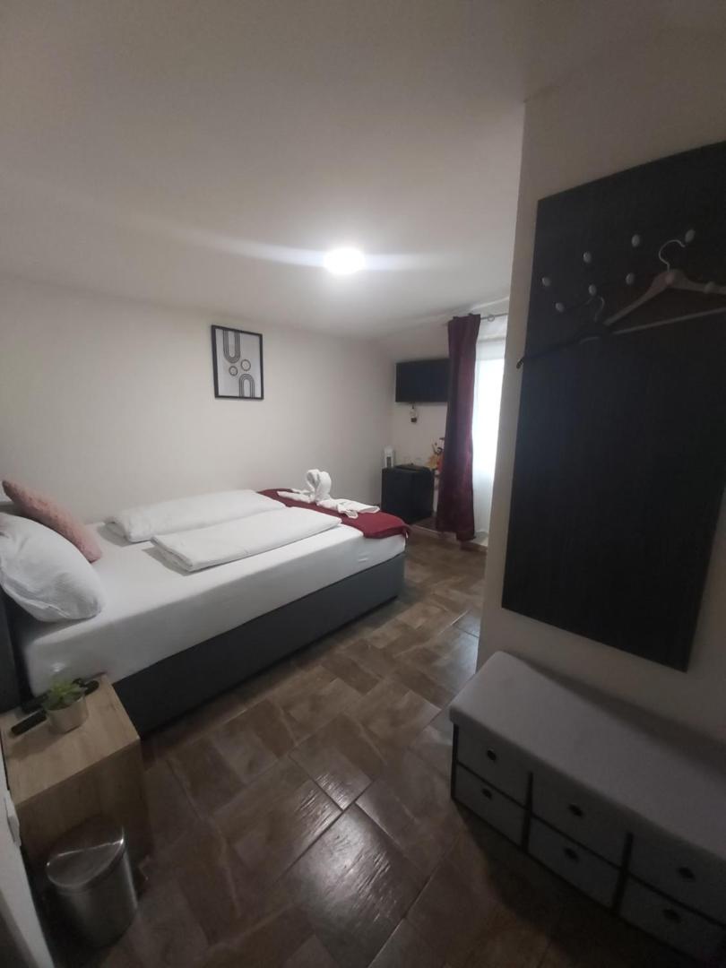 Panda Rooms