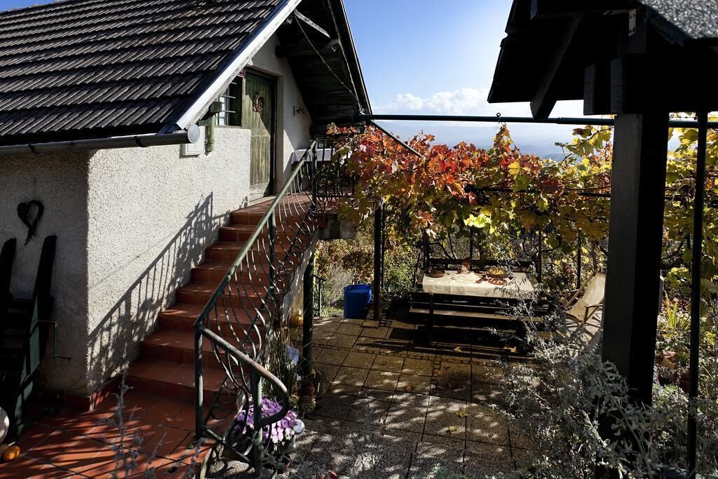 Vineyard Cottage Vercek