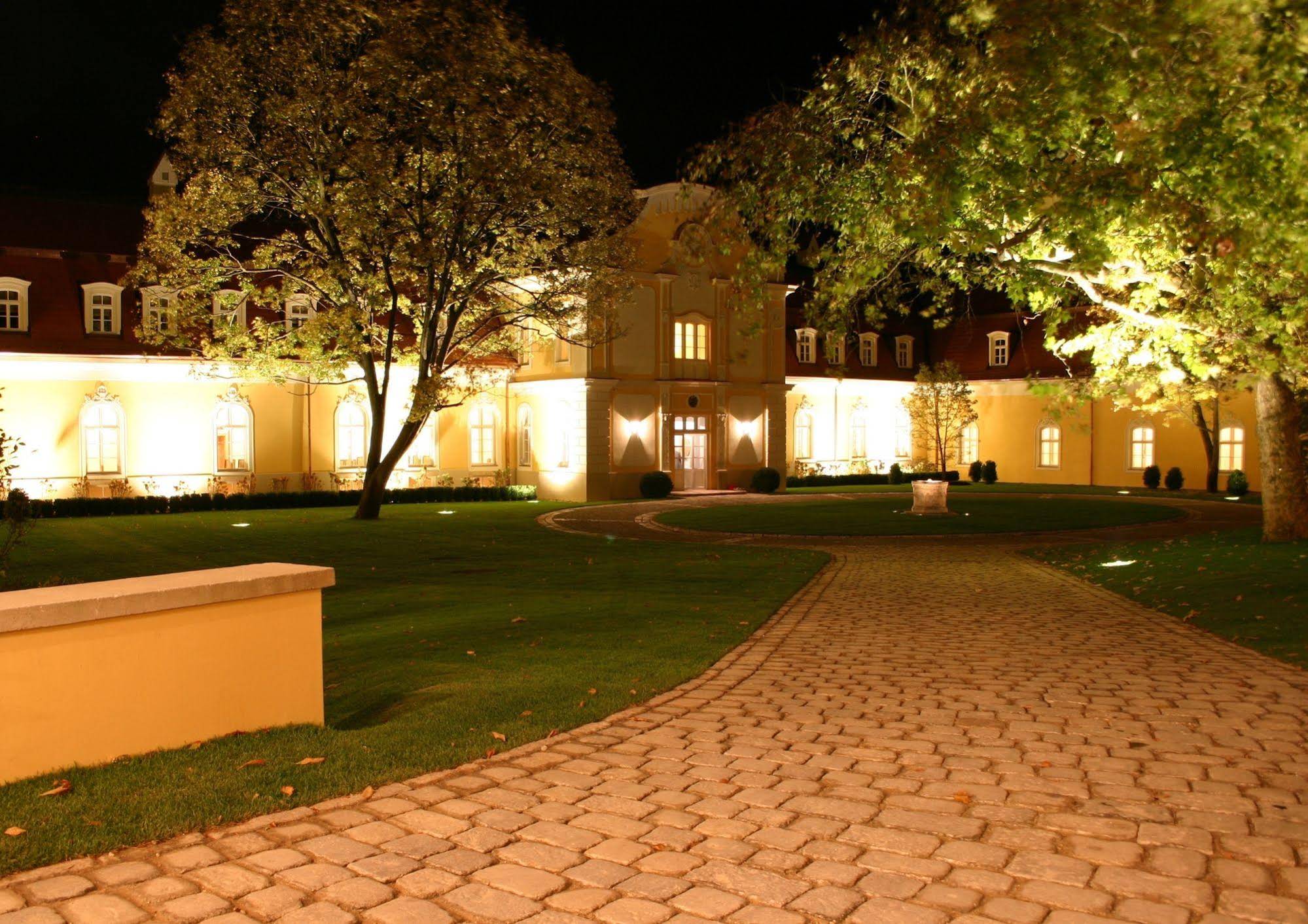 Hotel Chateau Bela