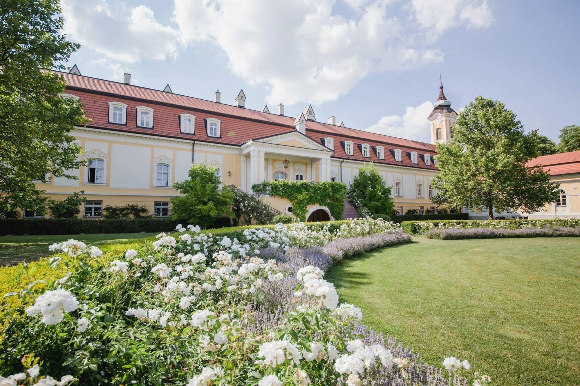 Hotel Chateau Bela