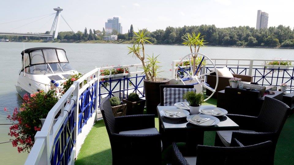Botel Marina