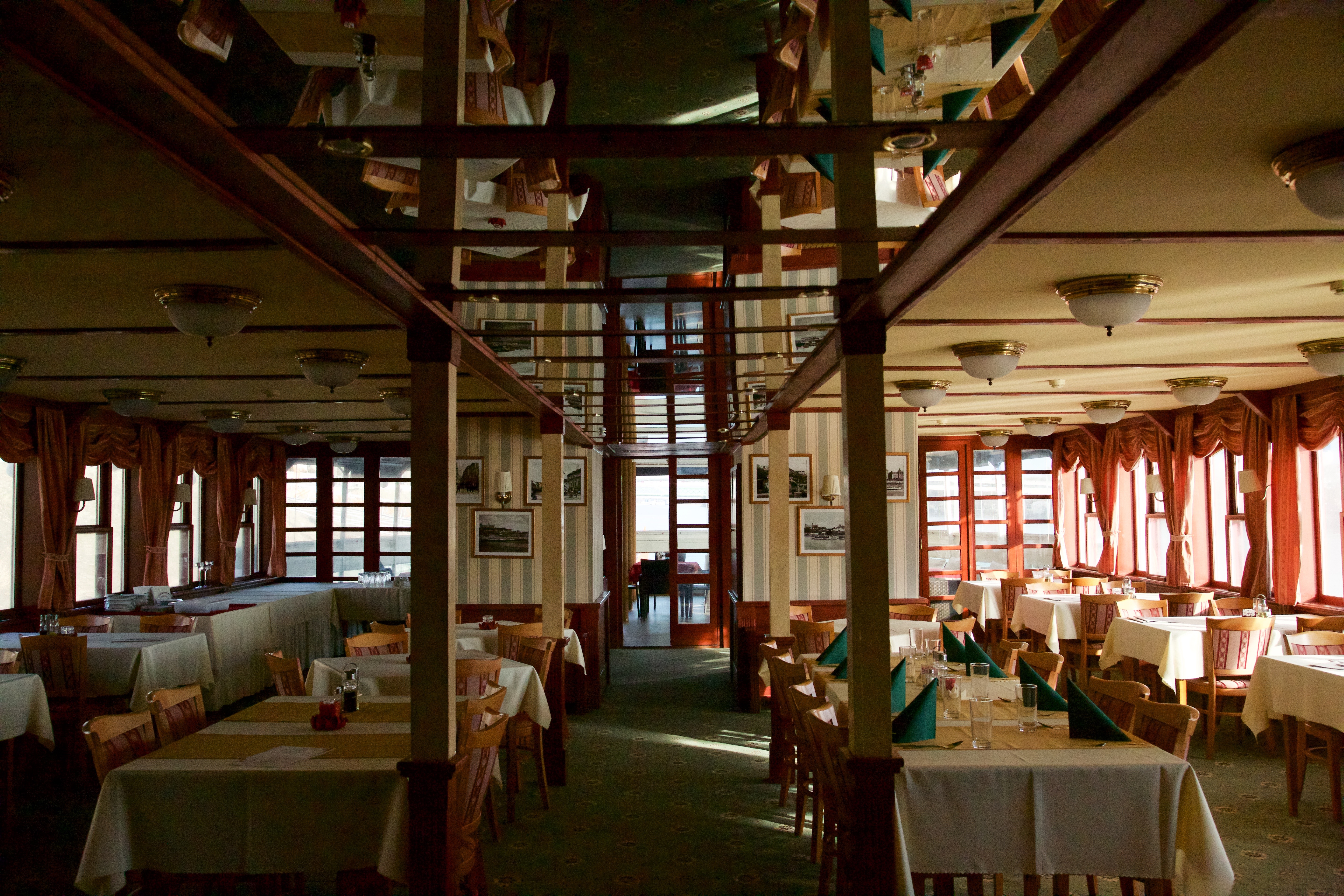 Botel Marina