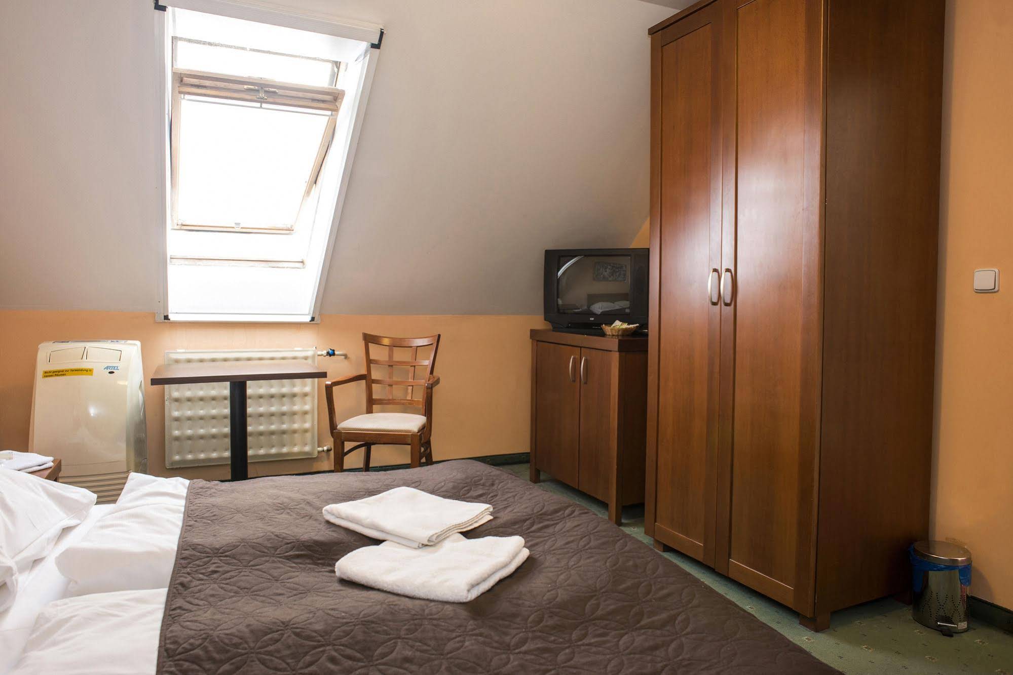 Film Hotel