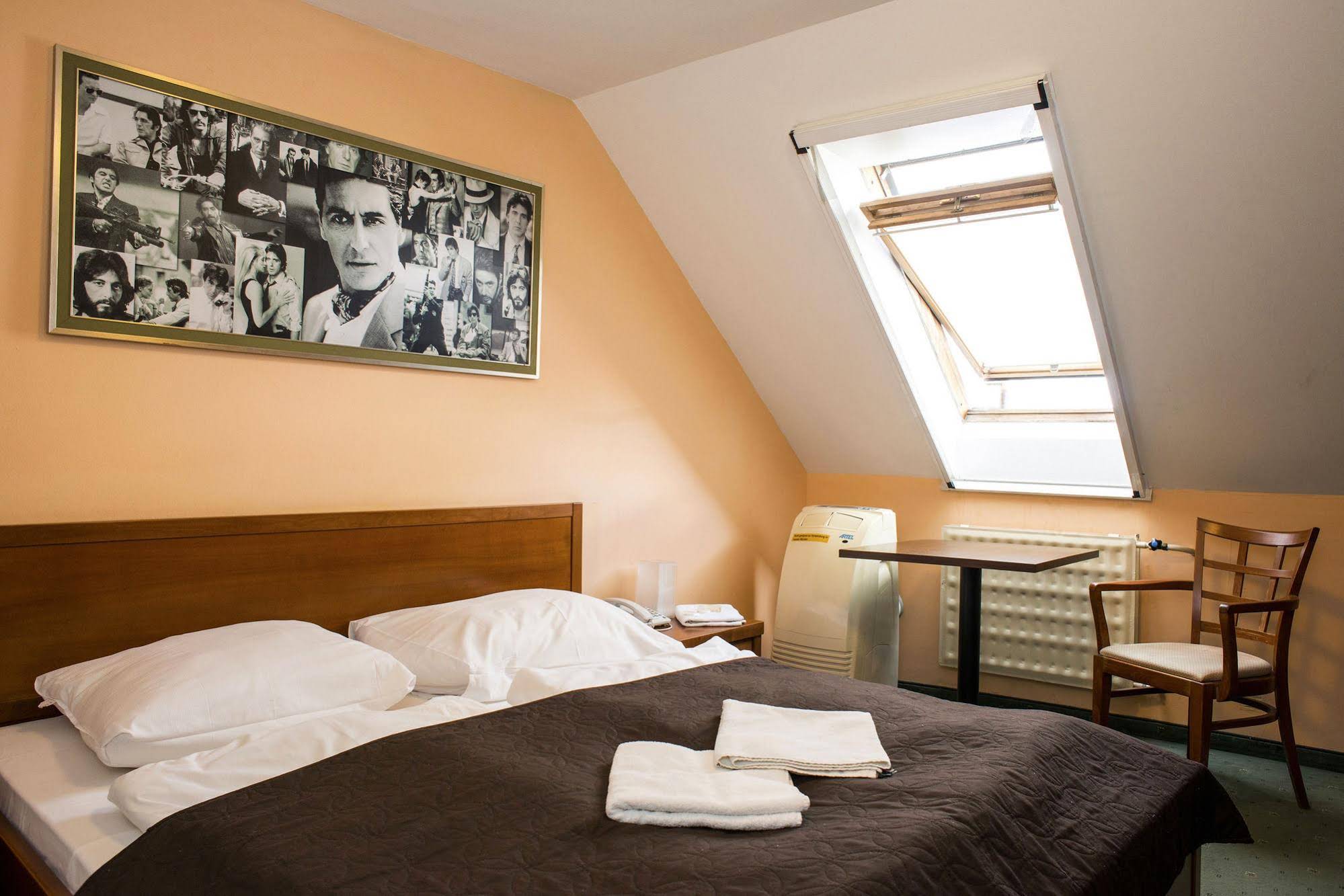 Film Hotel