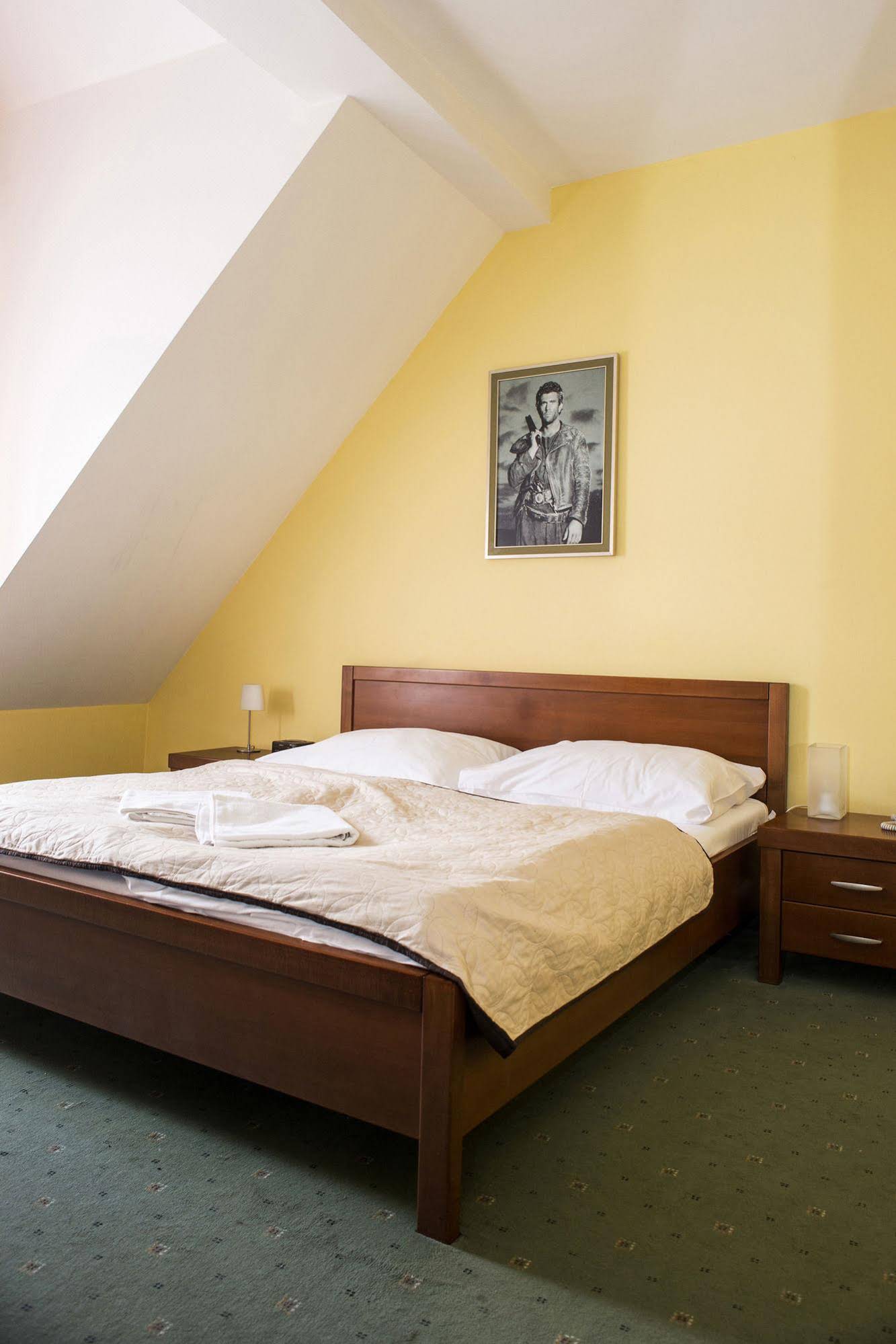 Film Hotel