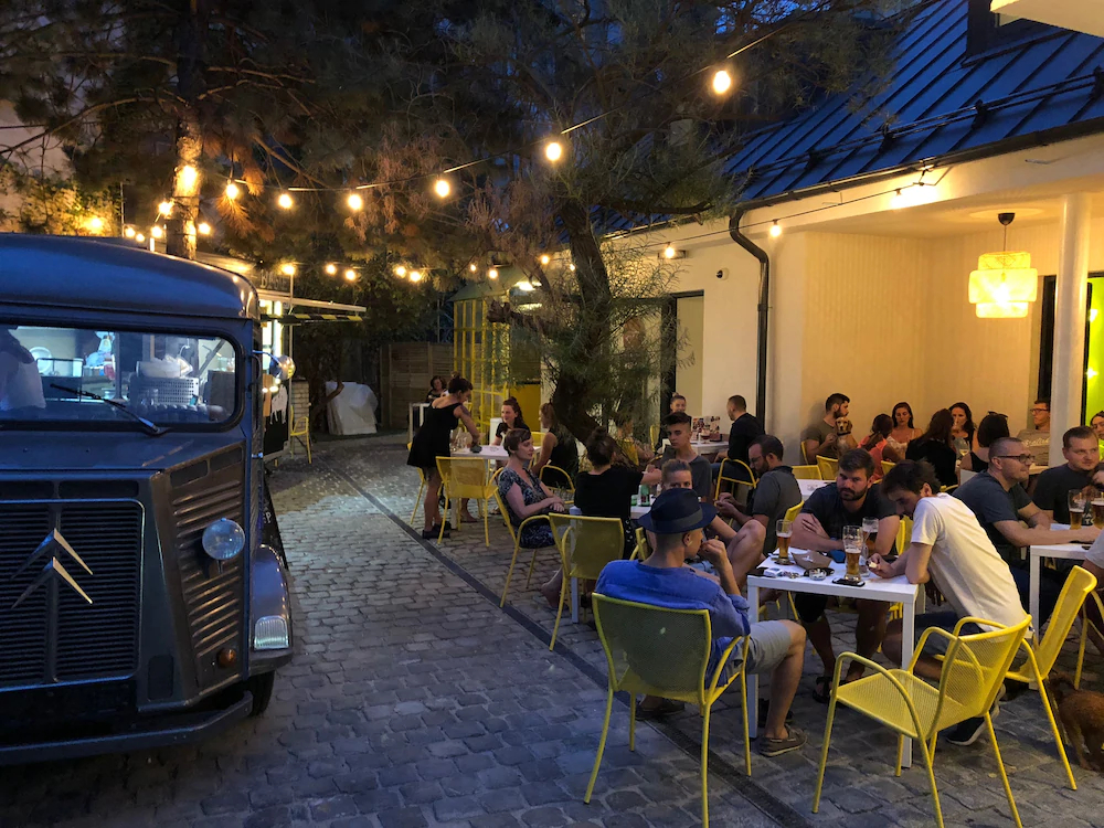 Street Food Possonium Apartments