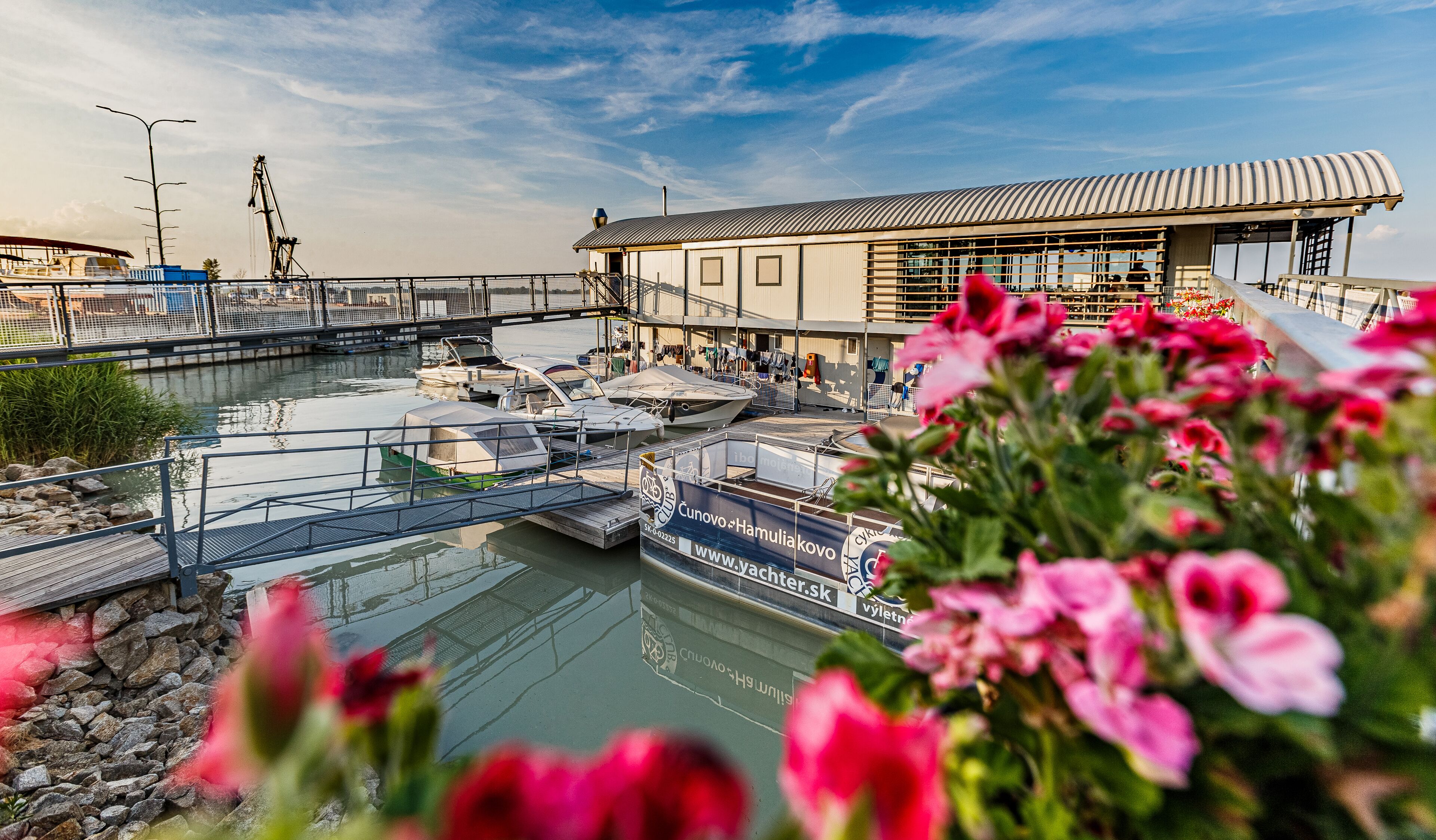 Yachter Club Modra Cajka