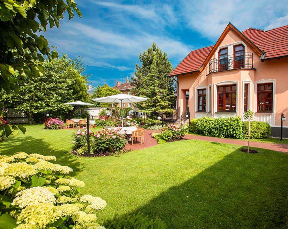 Villa Rosa