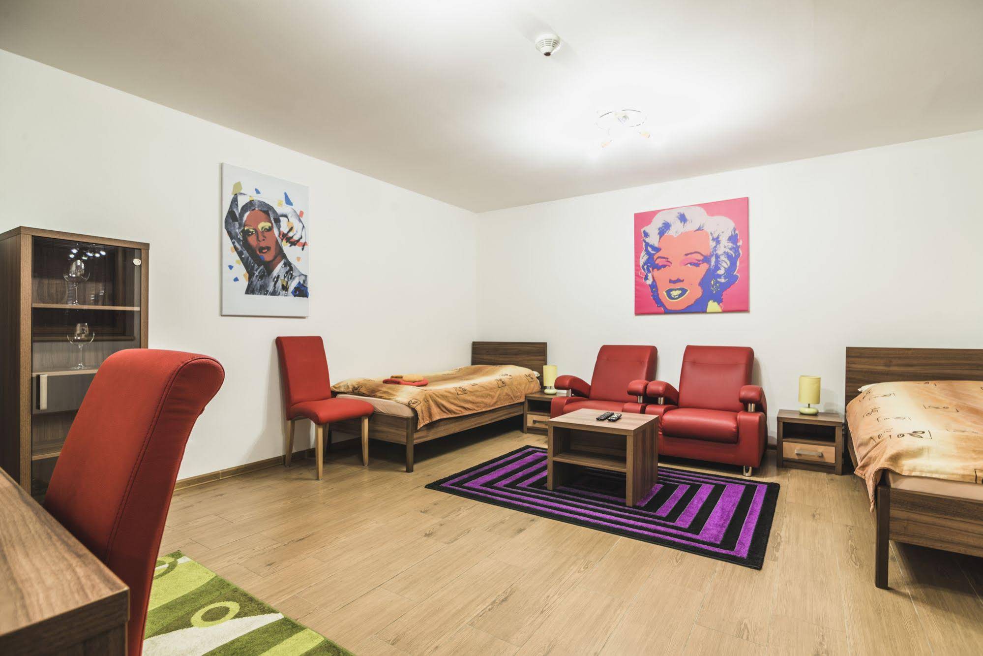 Muza Garni Hotel