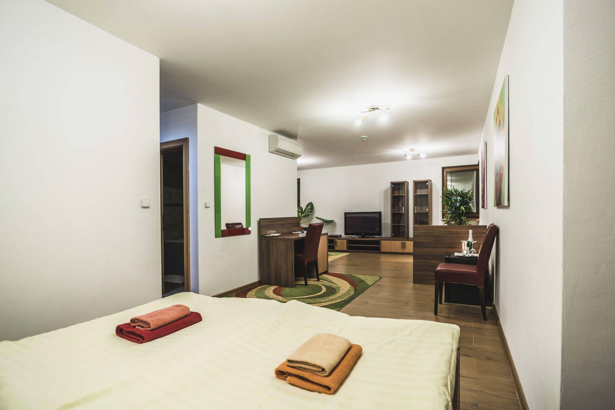 Muza Garni Hotel