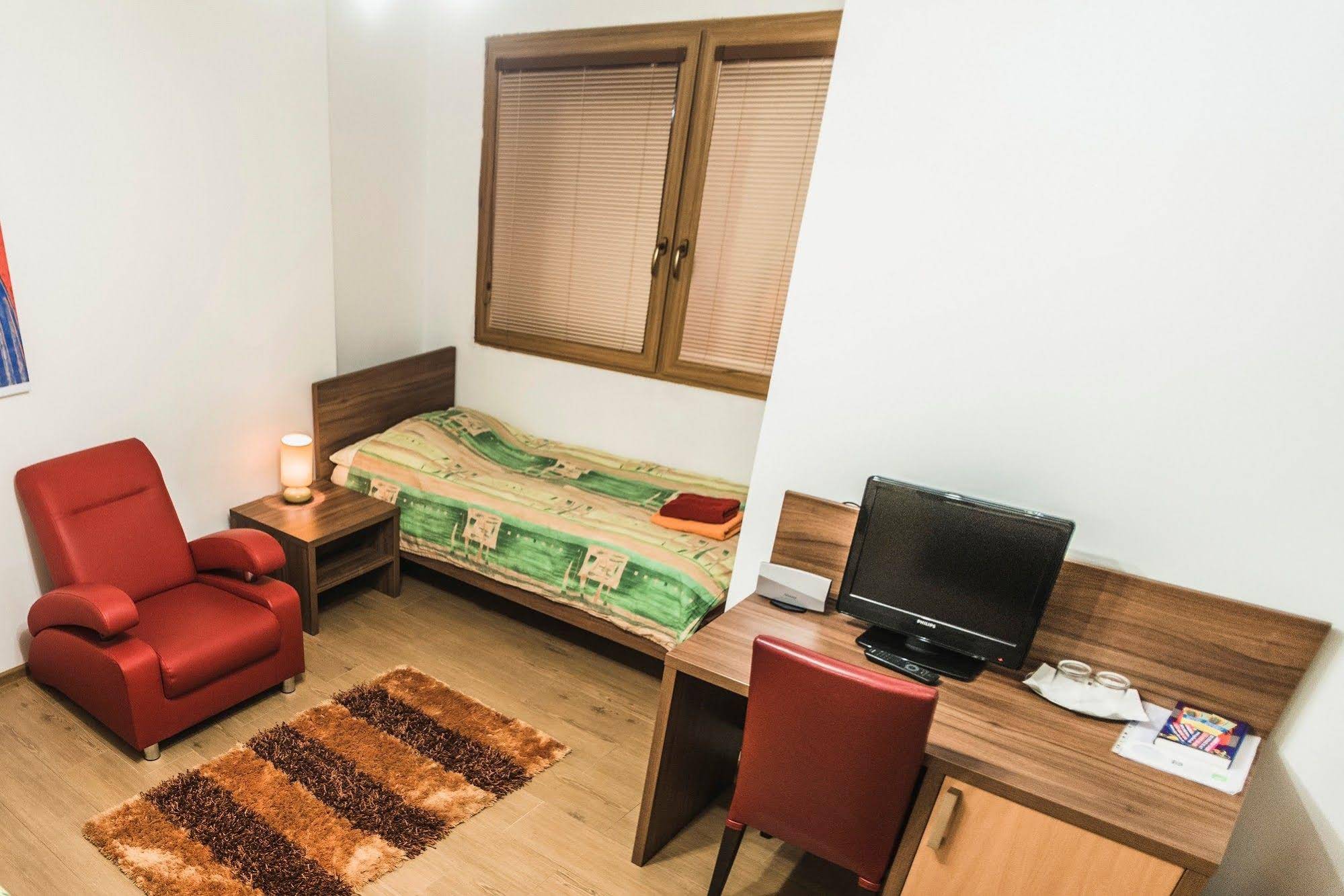 Muza Garni Hotel