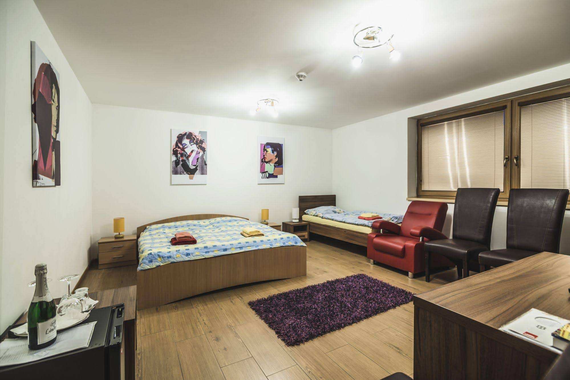 Muza Garni Hotel