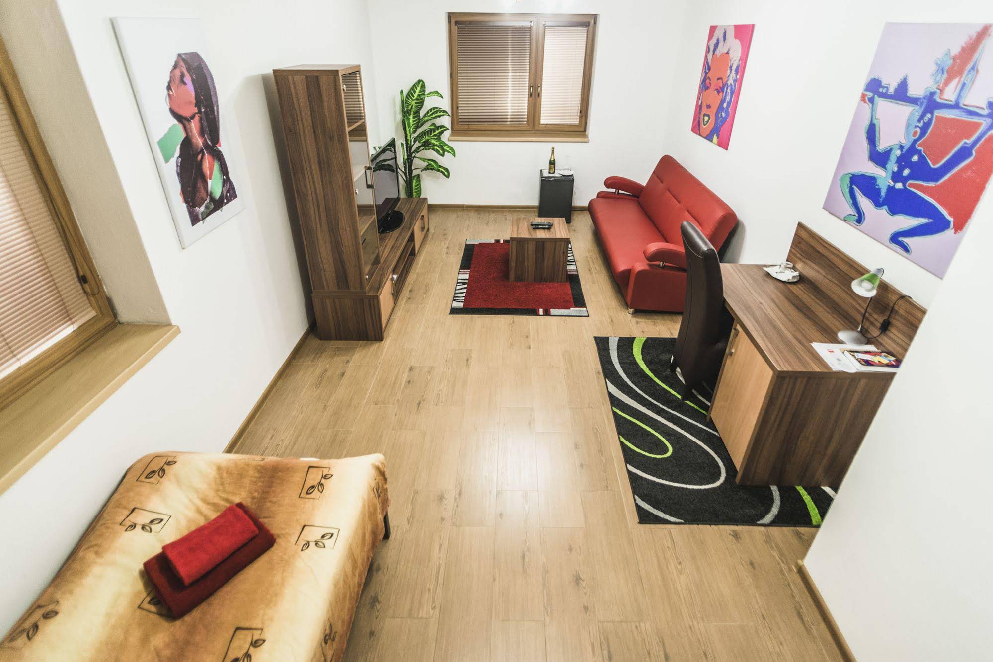 Muza Garni Hotel