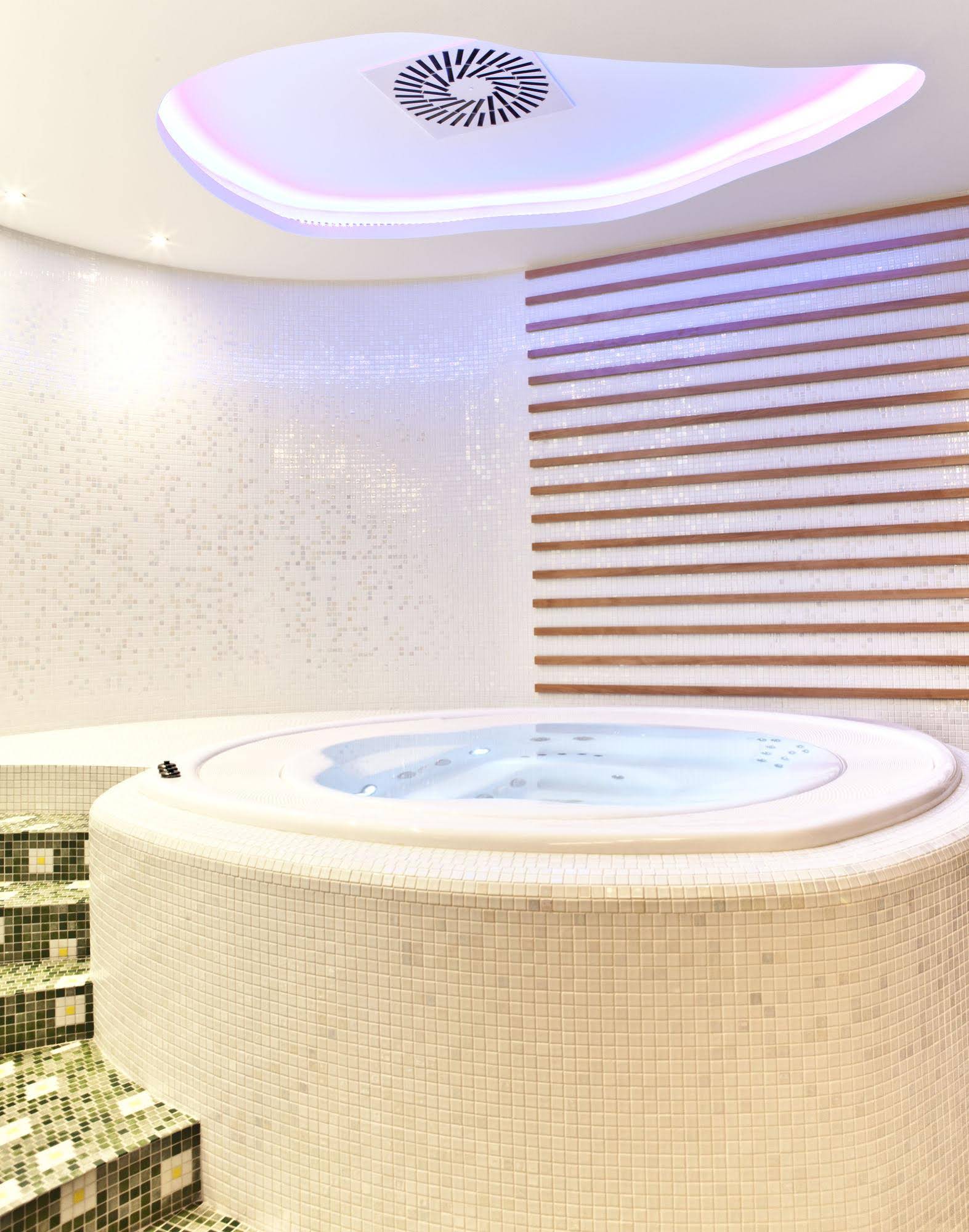 Business Hotel ASTRUM Laus