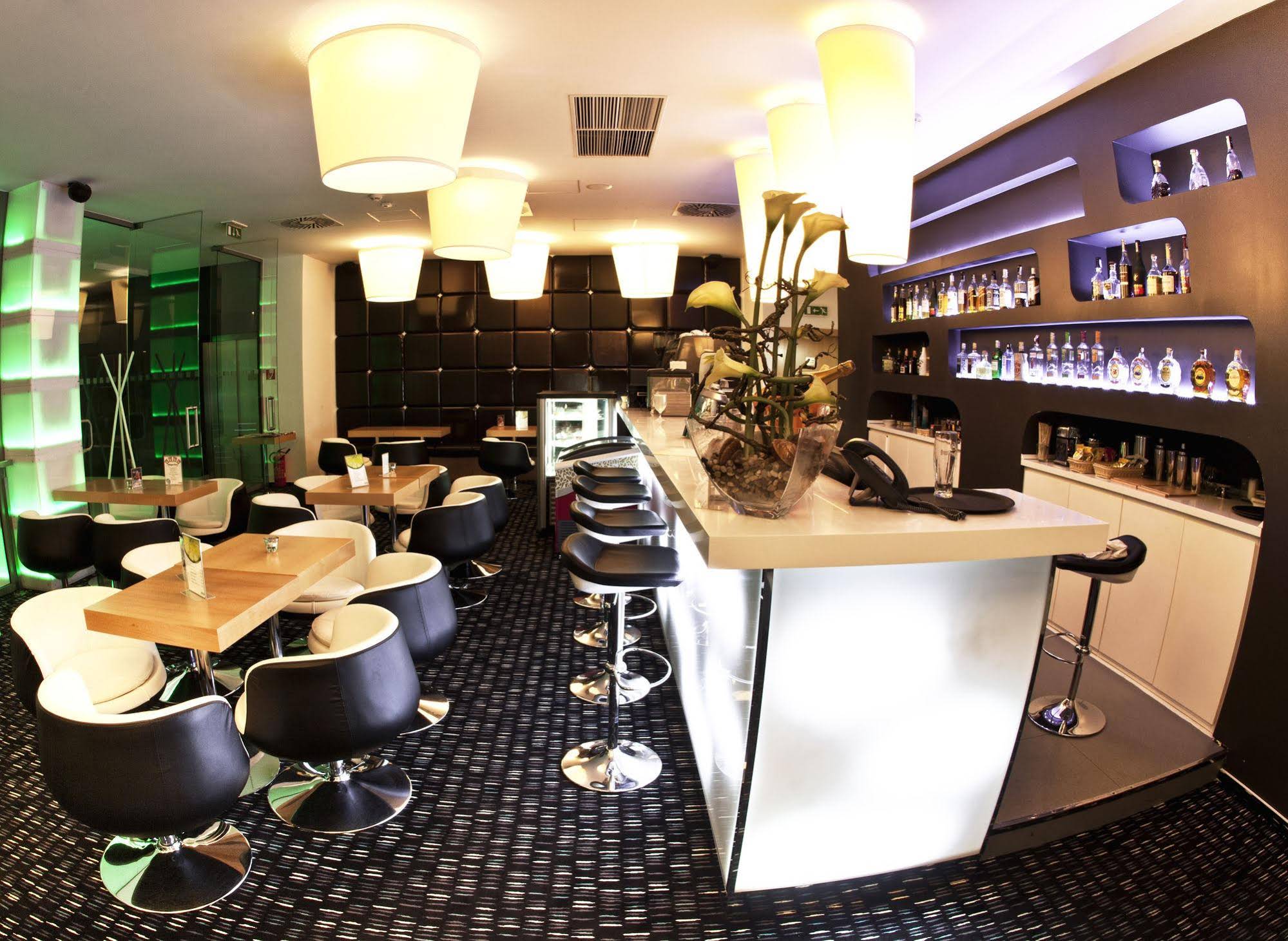 Business Hotel ASTRUM Laus