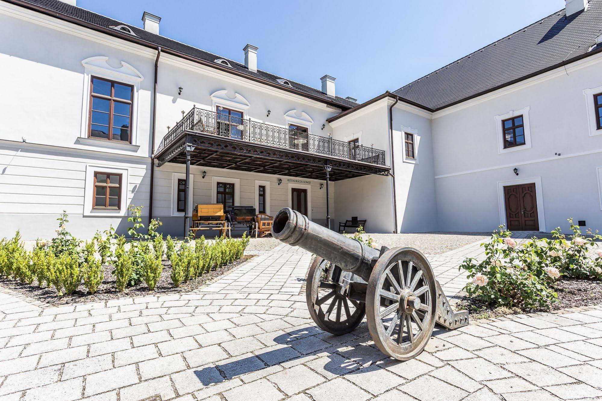 Chateau Appony