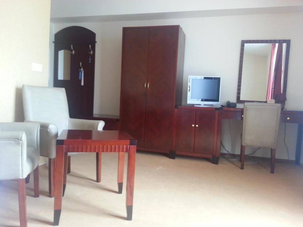 Hotel Boss