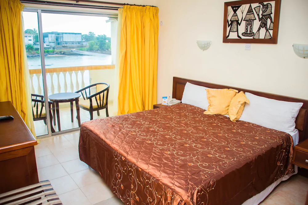 Sierra Light House Hotel