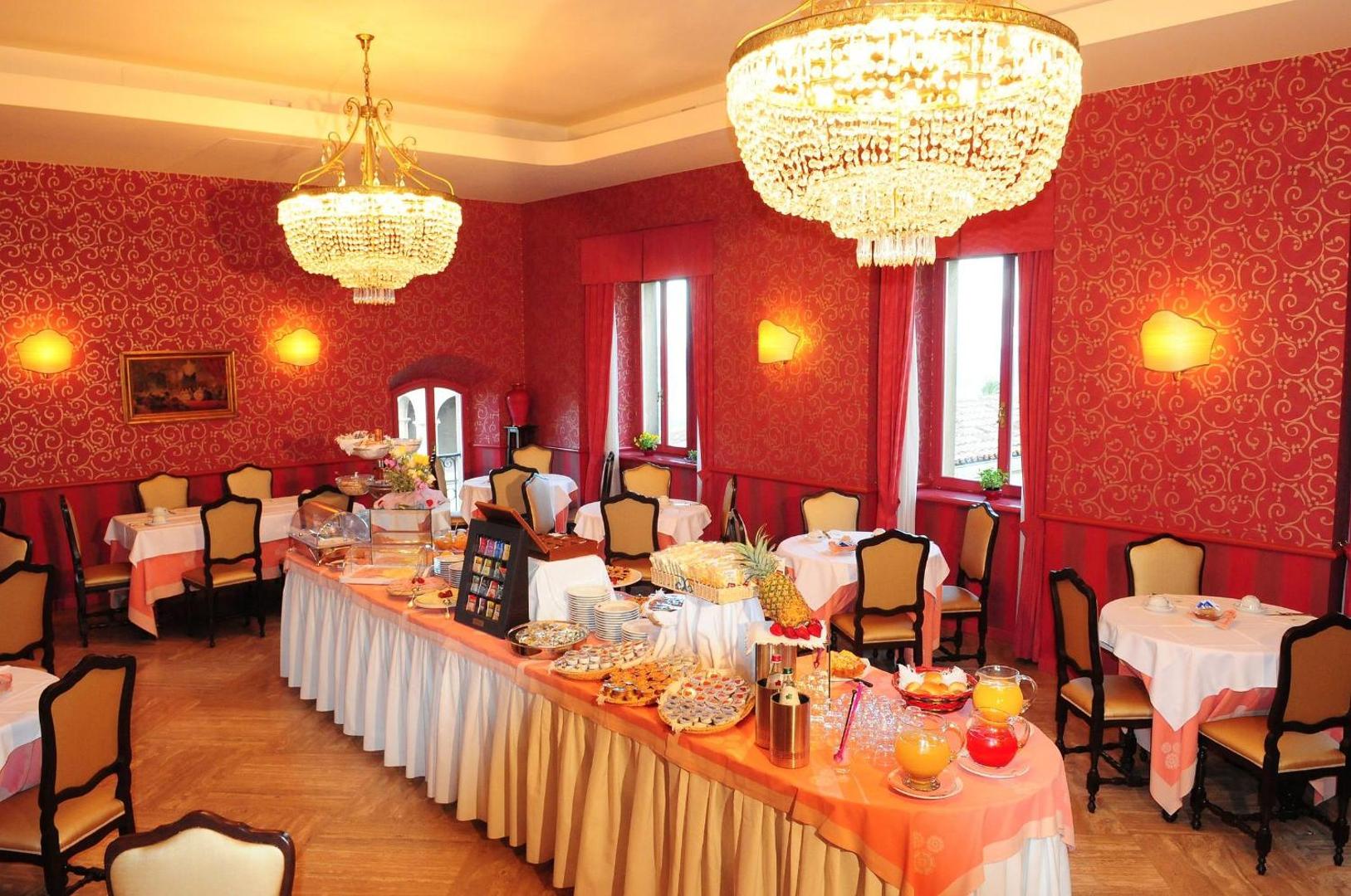 Hotel Titano
