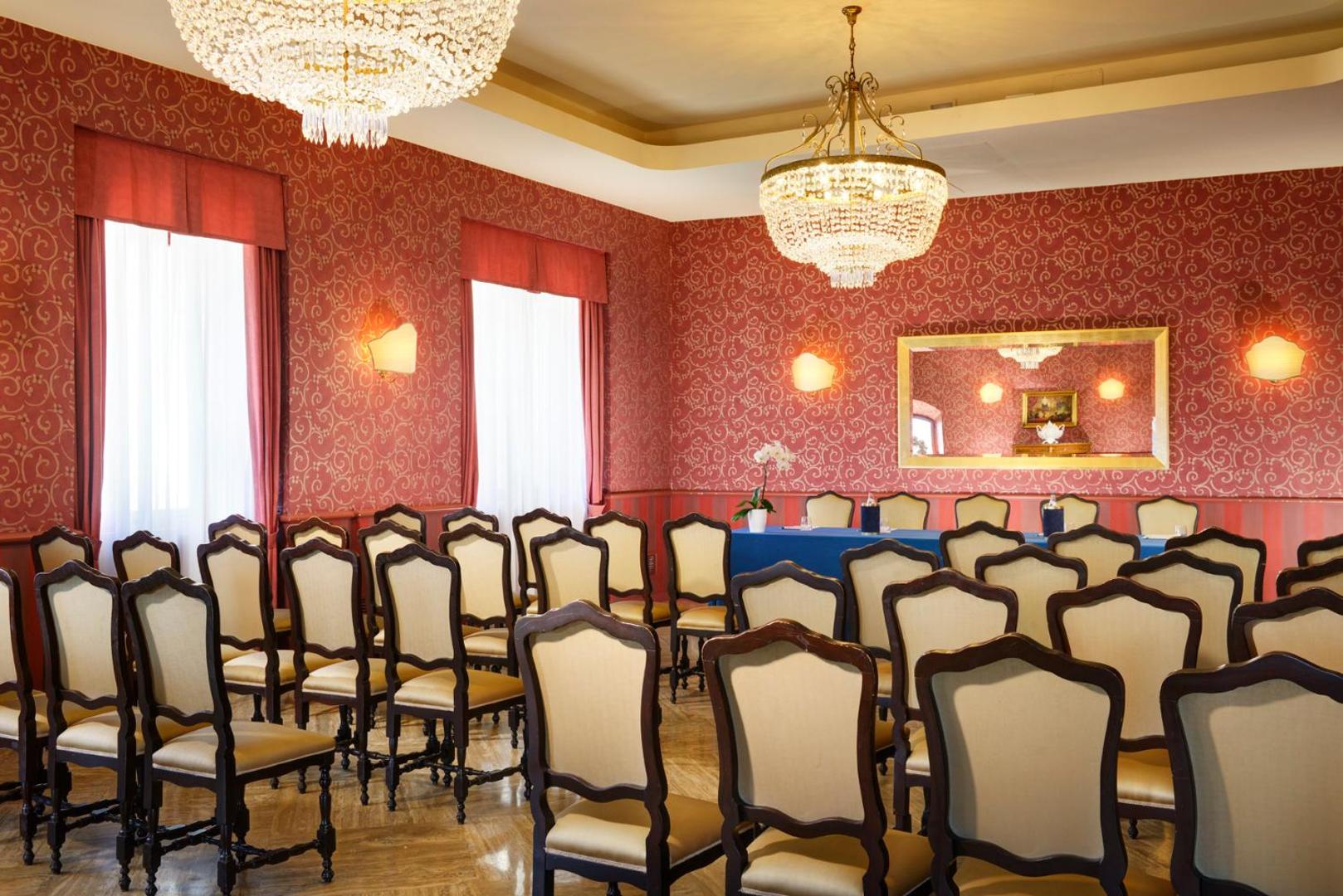 Hotel Titano