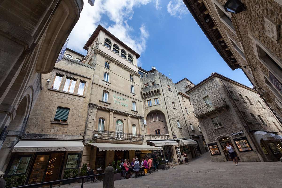 Hotel Titano