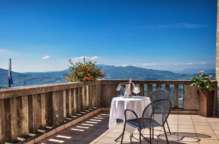 Hotel Titano