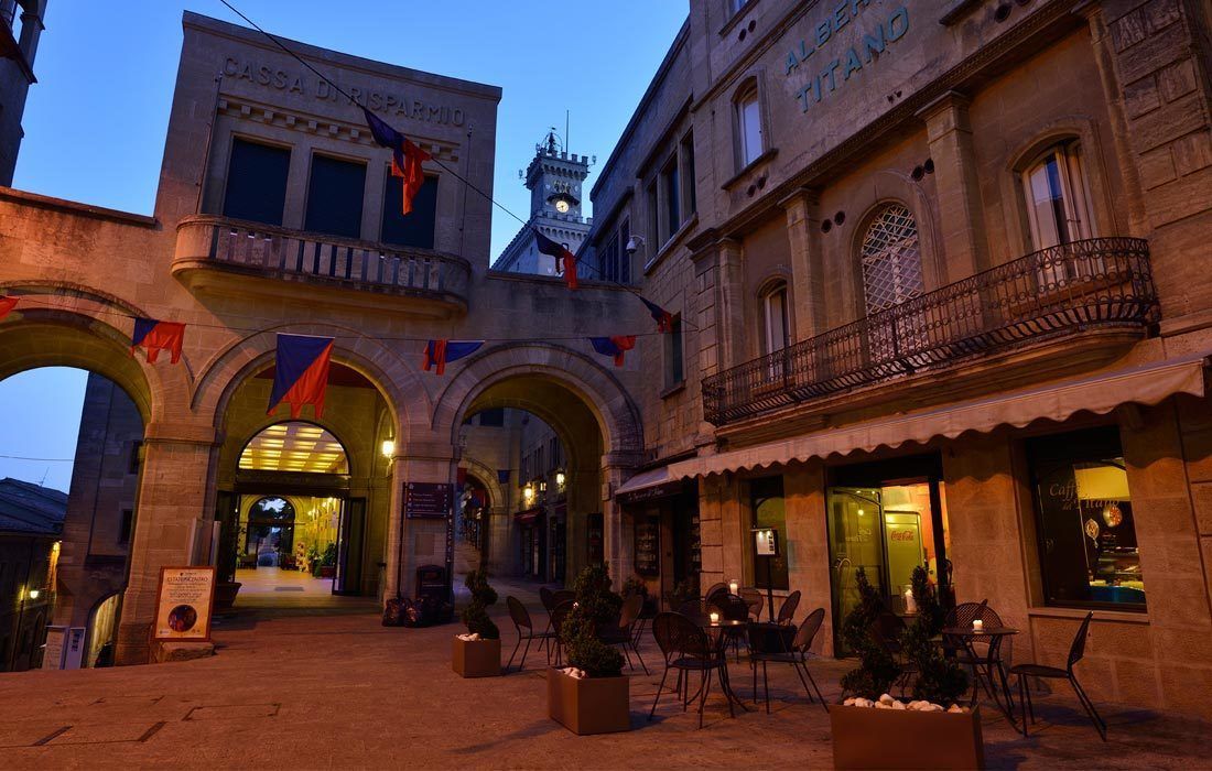 Titano Suites Hotel