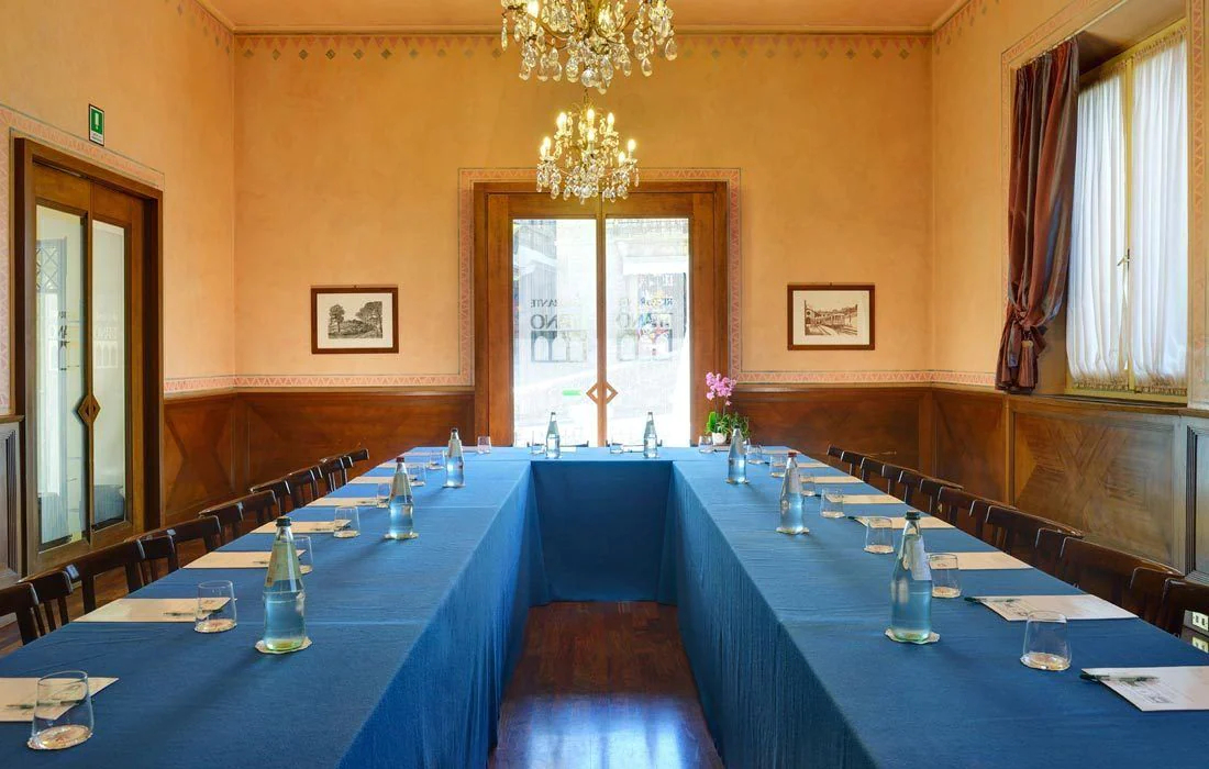 Titano Suites Hotel