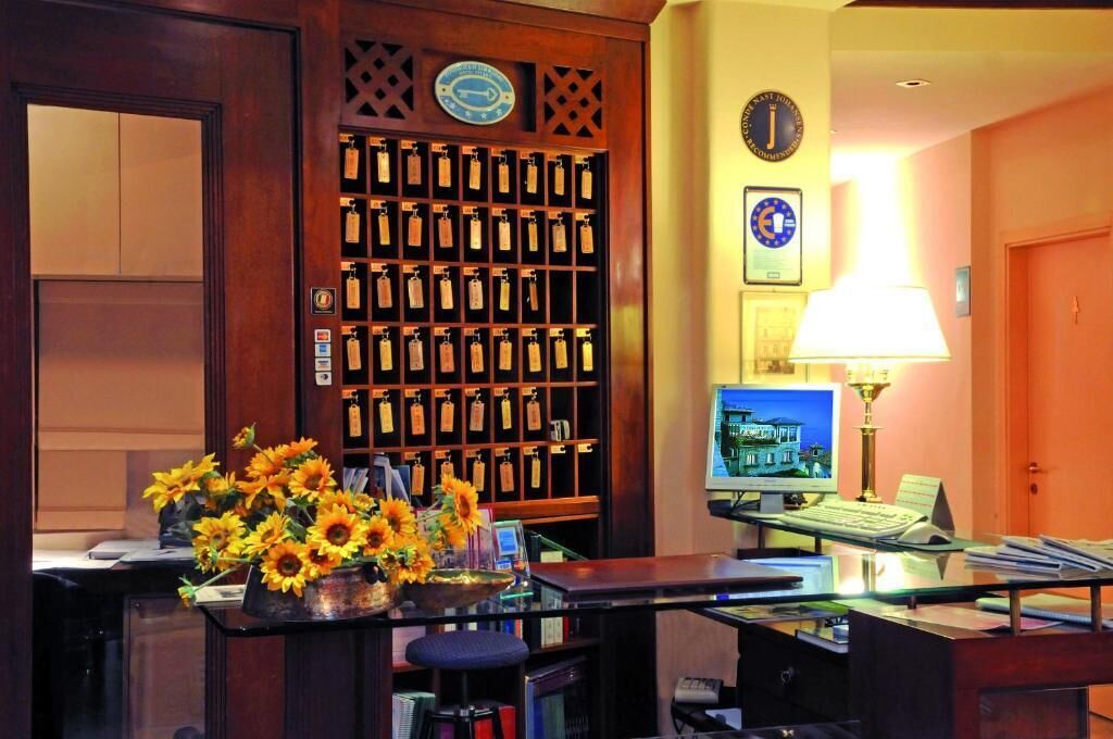 Titano Suites Hotel