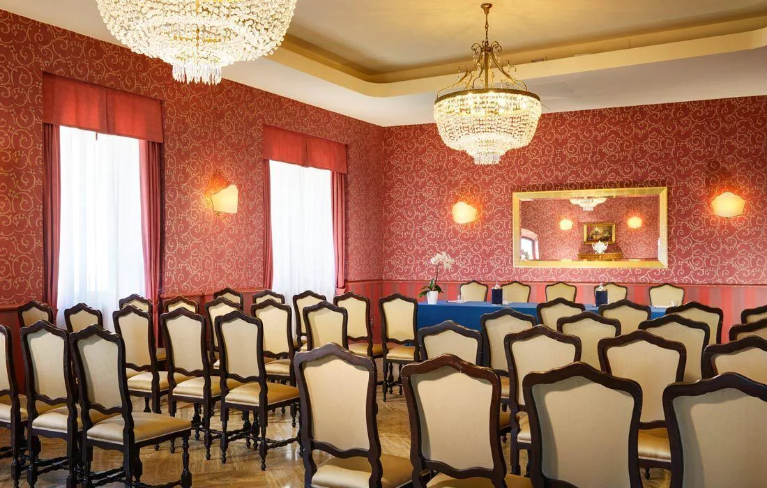 Titano Suites Hotel