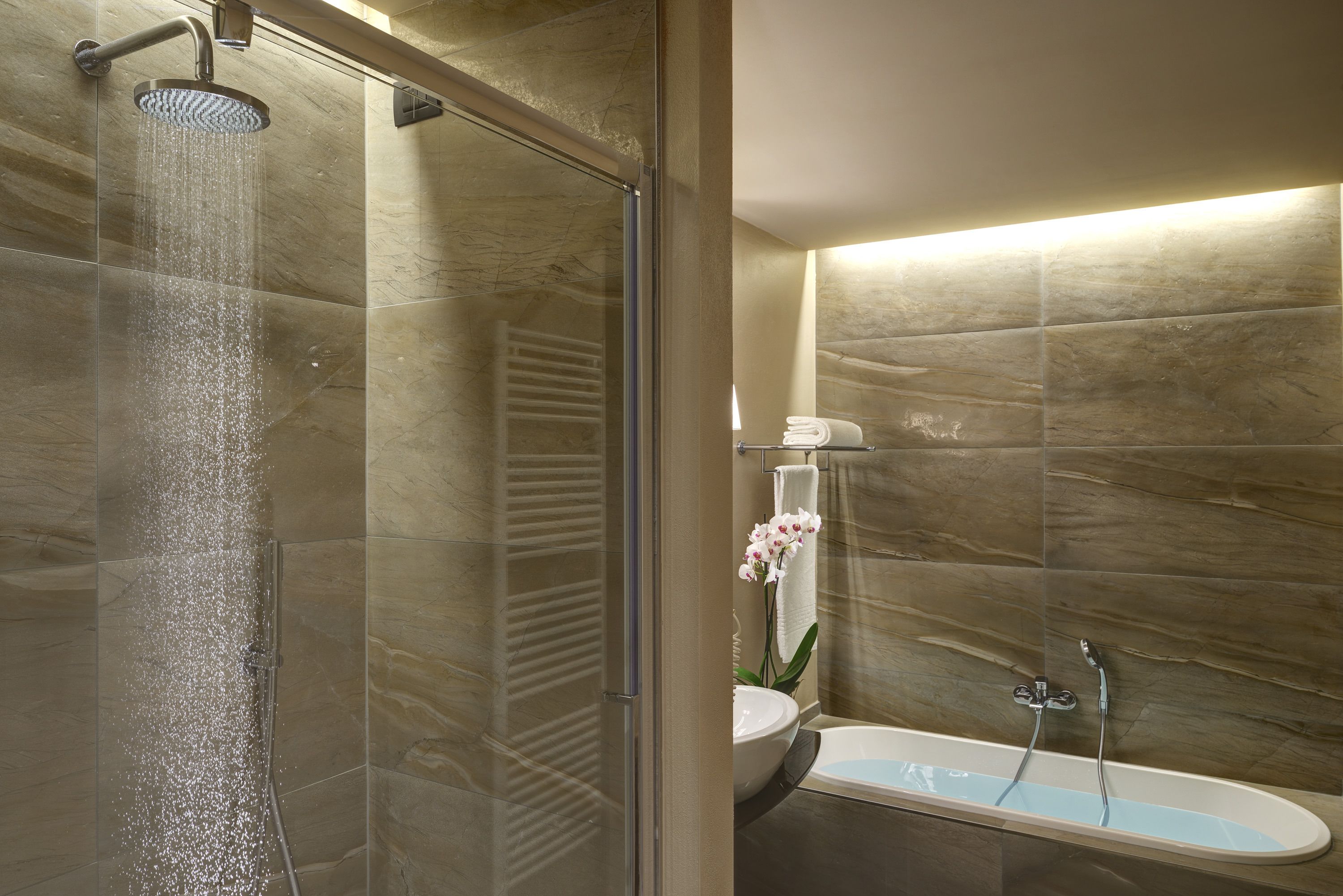 Titano Suites Hotel