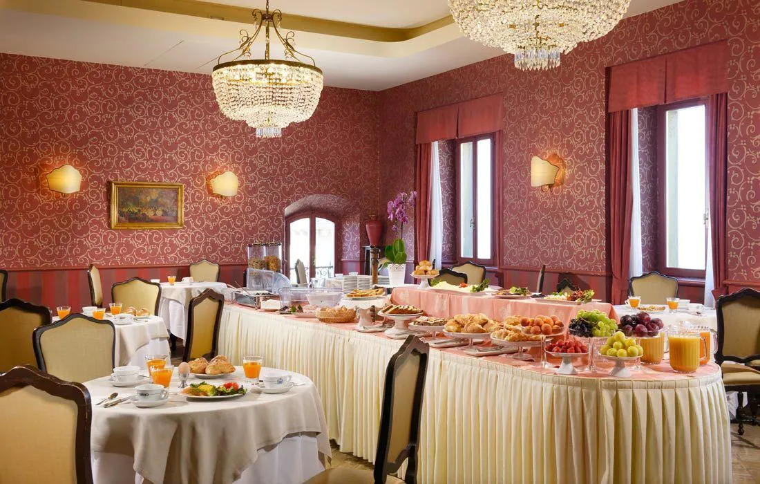 Titano Suites Hotel