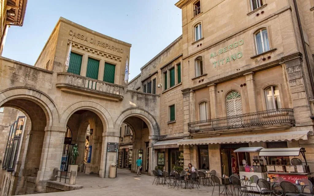 Titano Suites Hotel