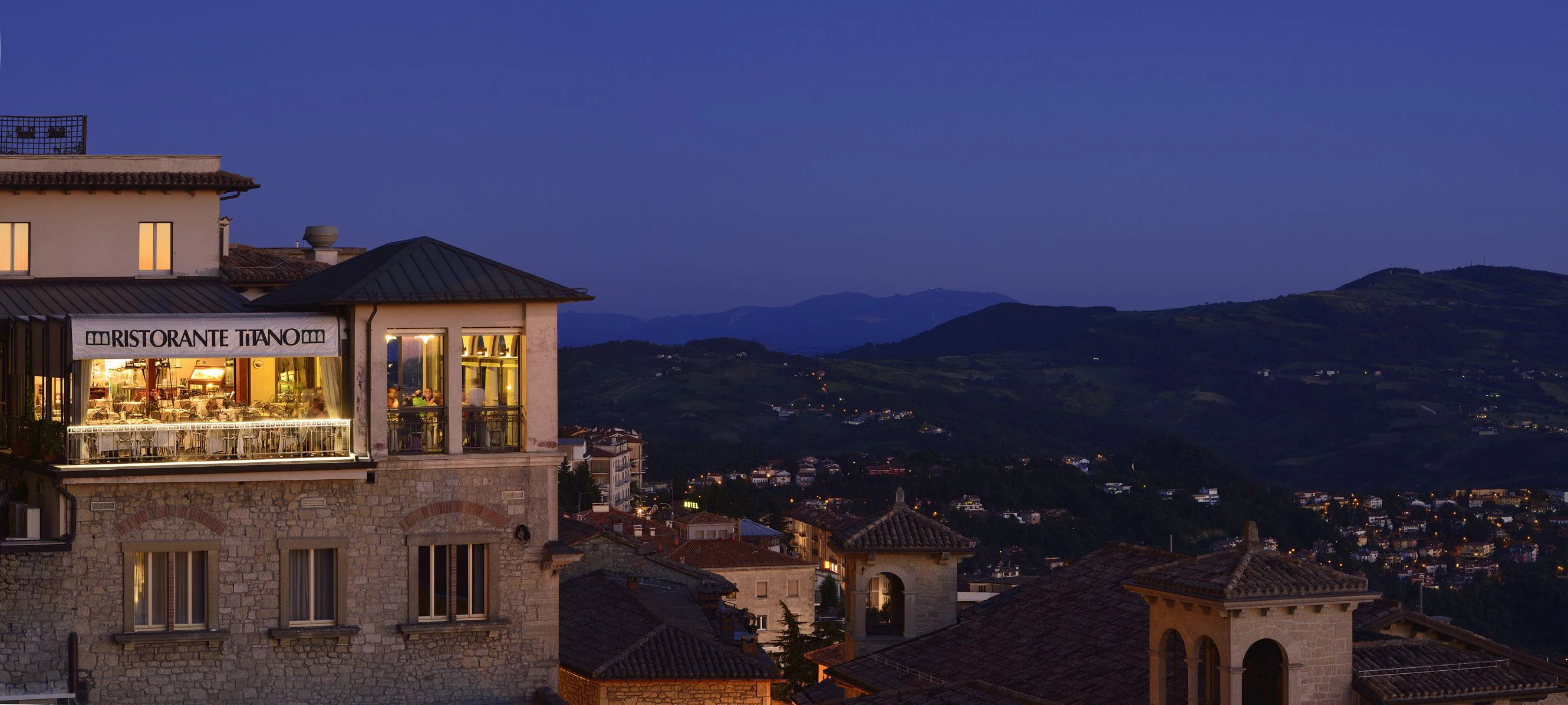Titano Suites Hotel