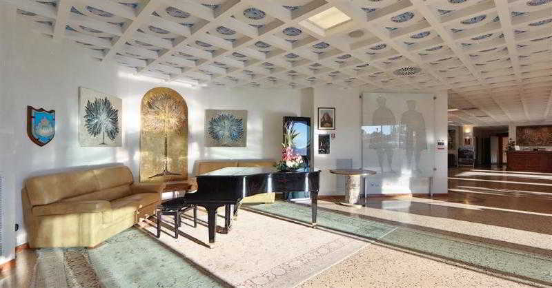Palace Hotel