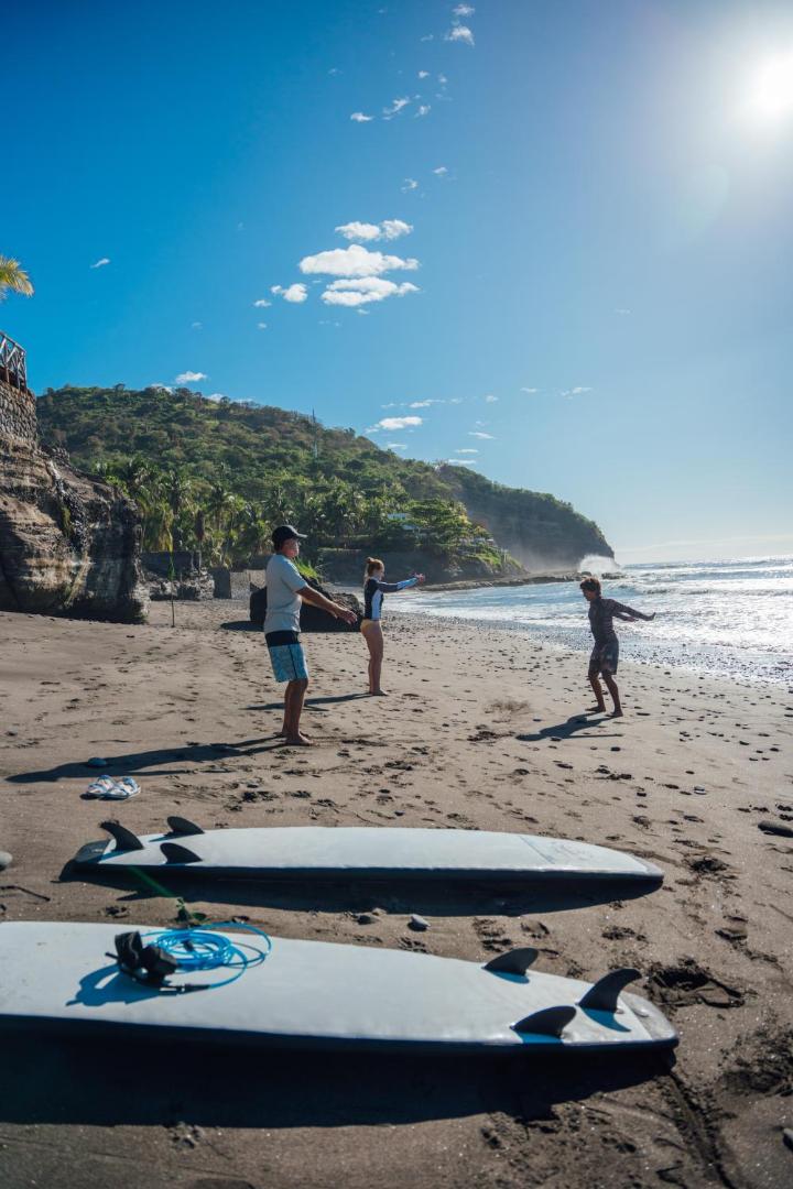 Puro Surf Hotel And Academy