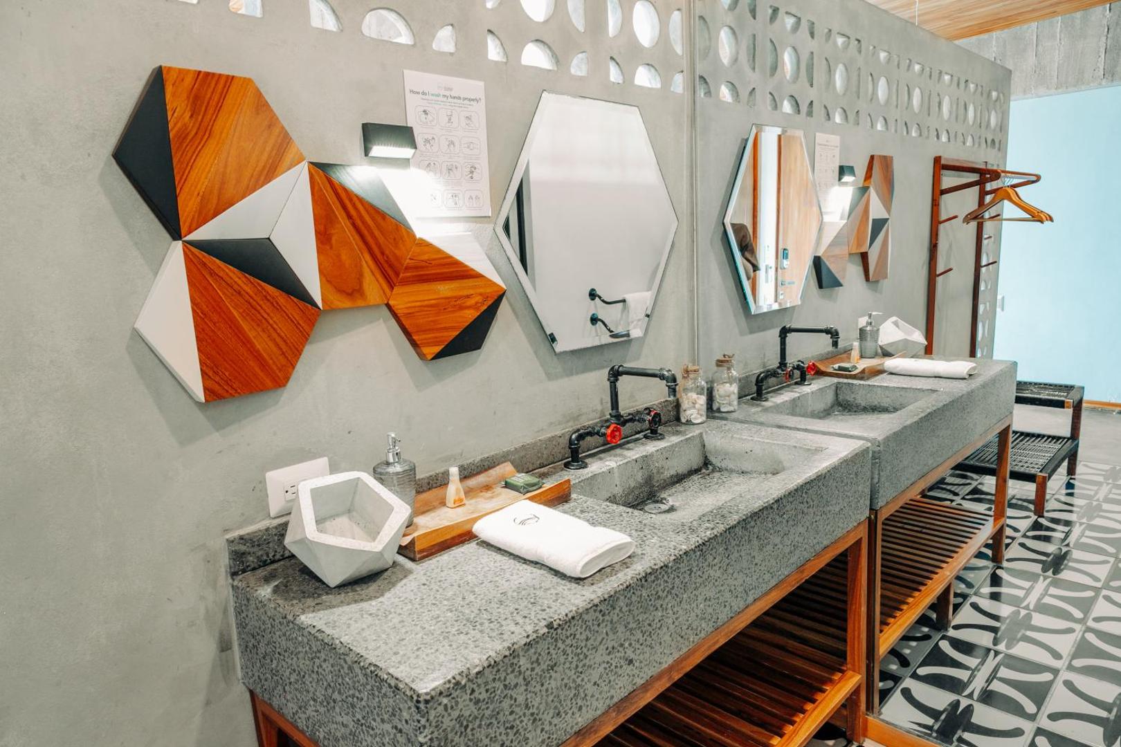 Puro Surf Hotel And Academy