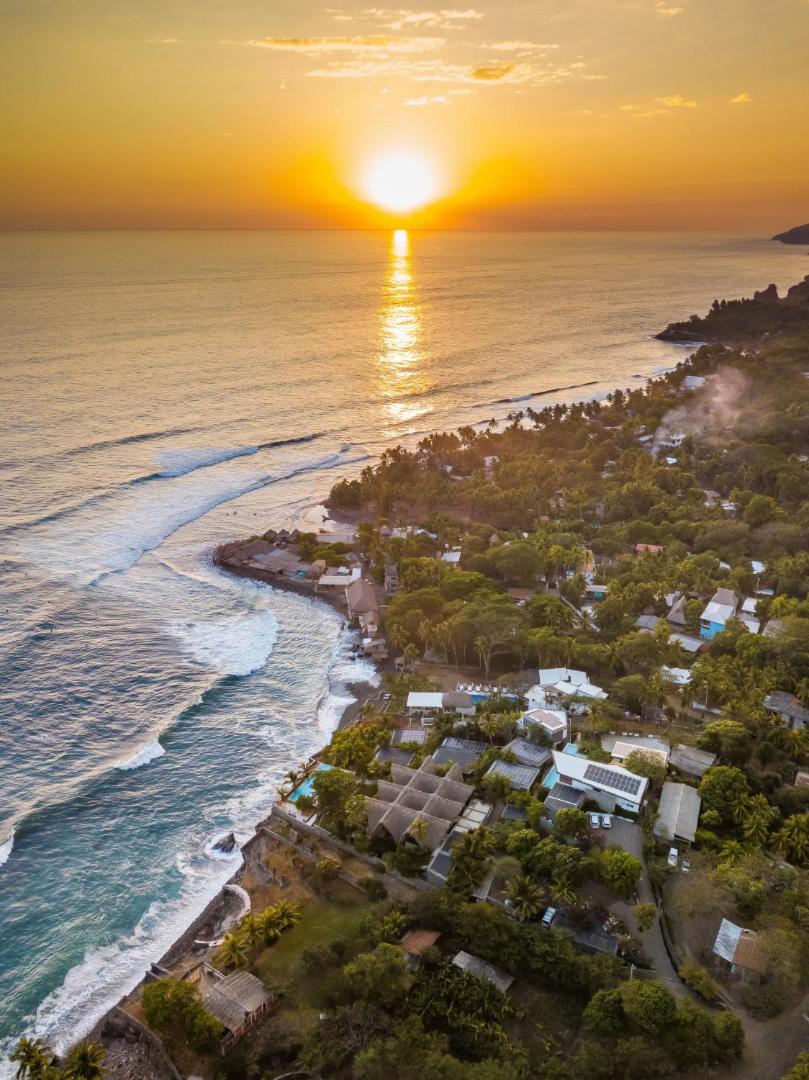 Puro Surf Hotel And Academy