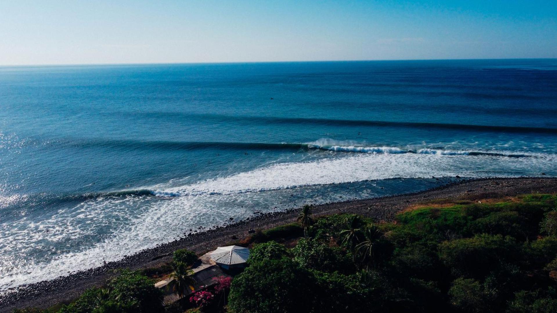 Puro Surf Hotel And Academy