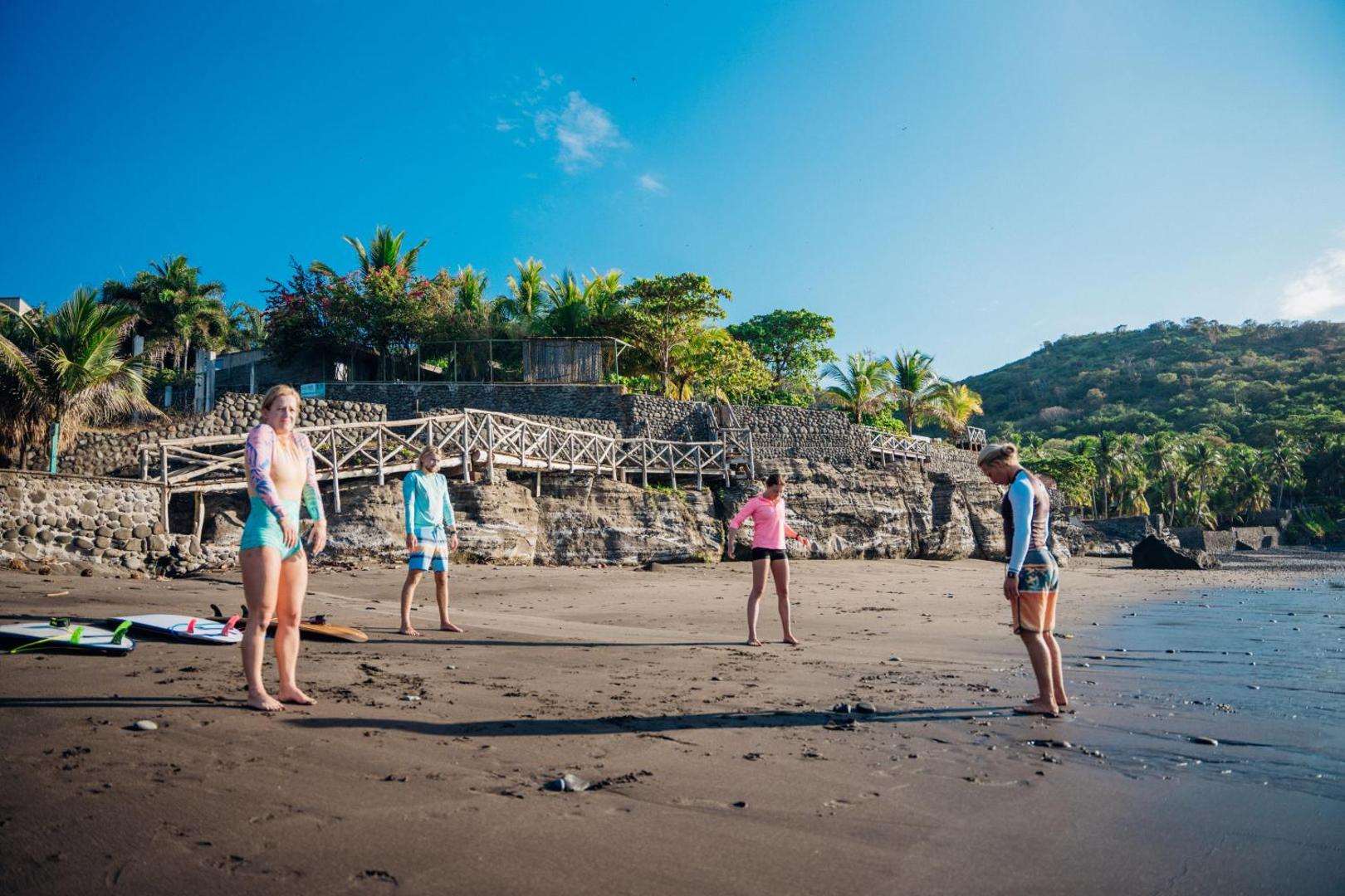 Puro Surf Hotel And Academy