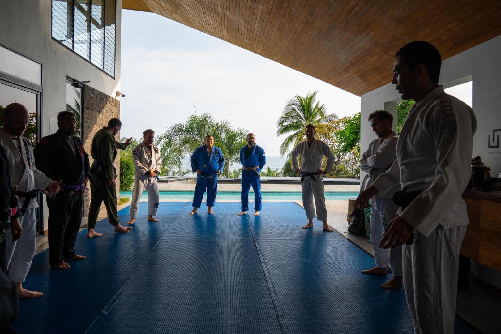 Puro Surf Hotel And Academy