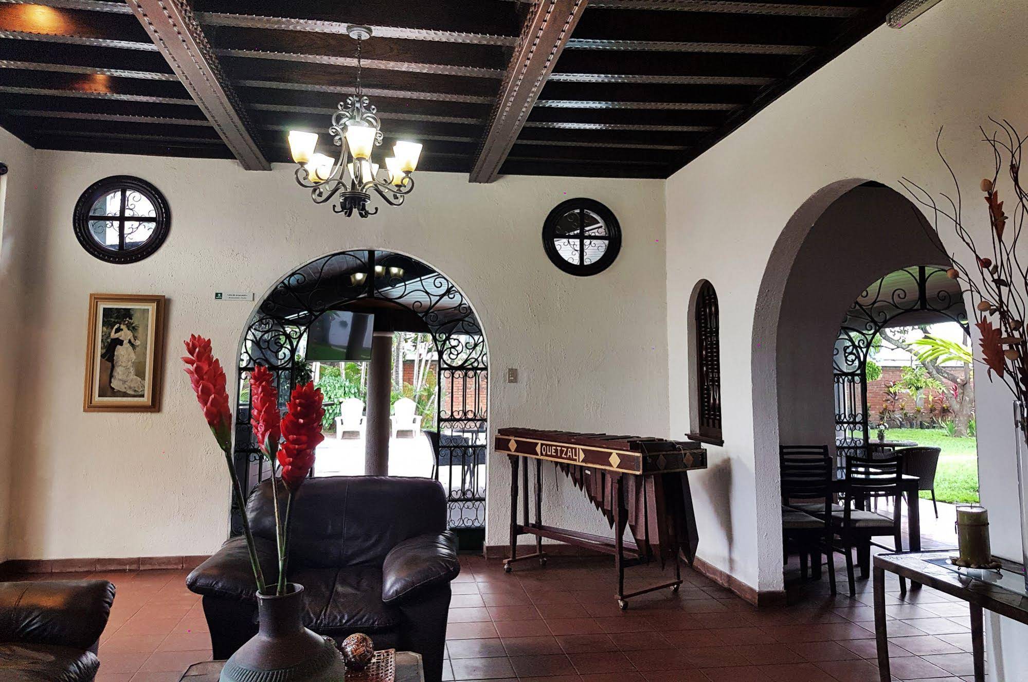 Kal Nawi Hotel